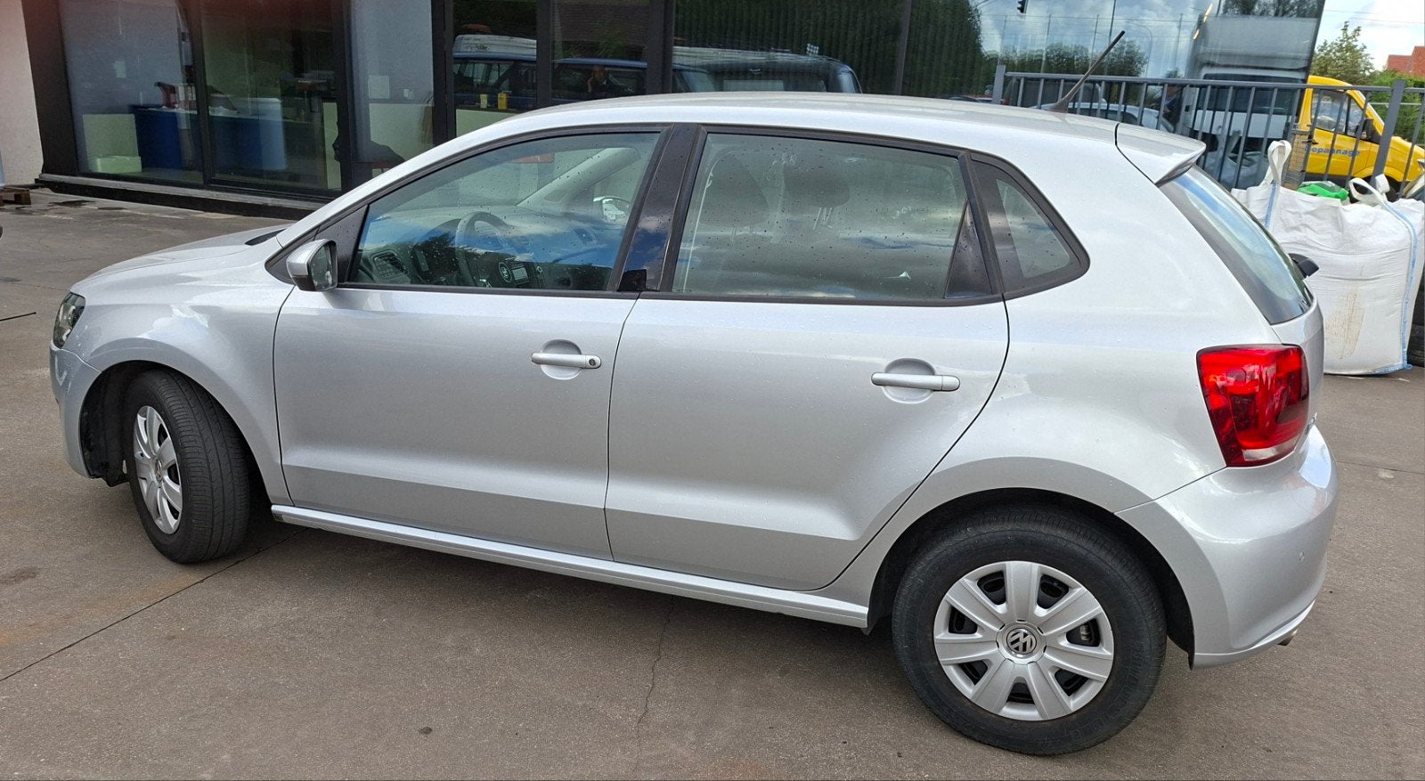 Volkswagen Polo Automaat, Auto's, Automaat, https://public.car-pass.be/vhr/af224eed-cba3-424c-ae89-0b59770684d3, Stof, 4 cilinders