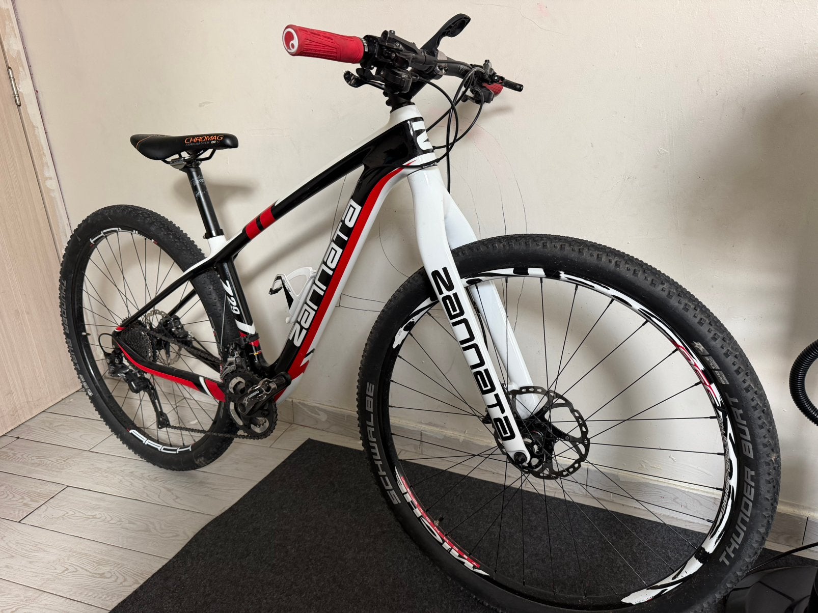 Velo mark zannata en tres bon etat, Fietsen en Brommers, Fietsen | Mountainbikes en ATB, Ophalen, Zo goed als nieuw