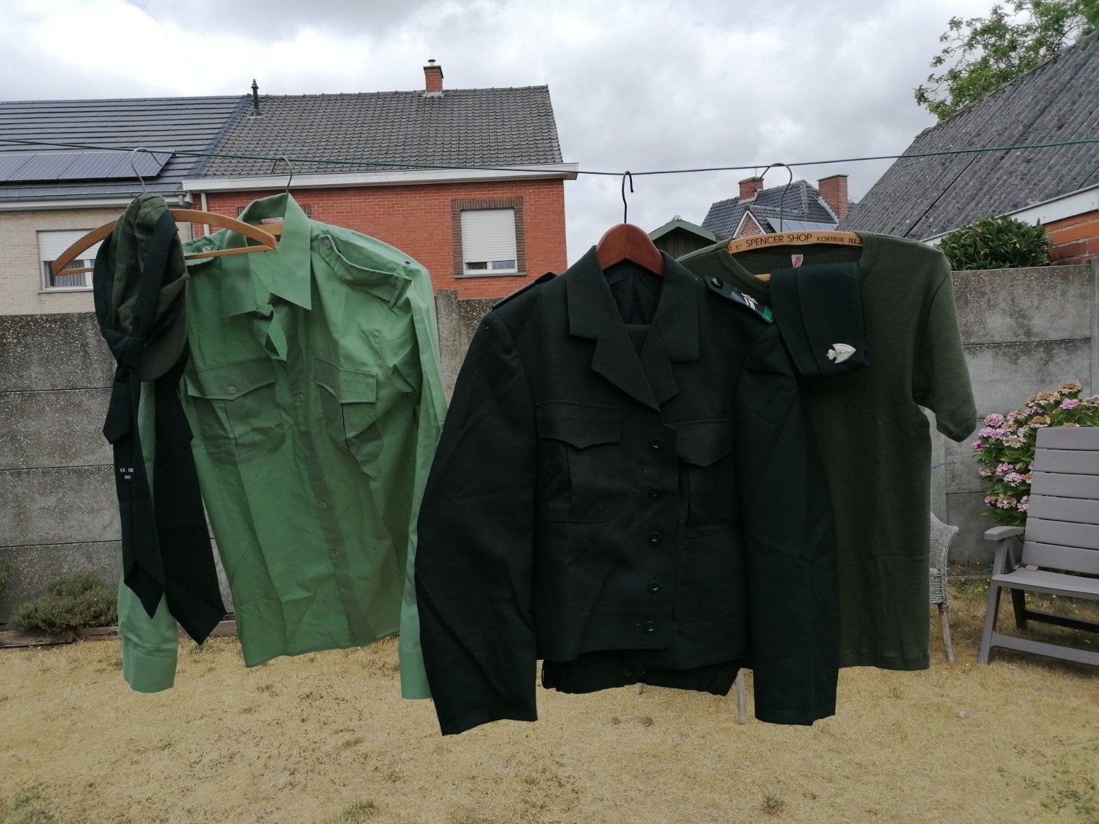 Vêtements militaires, Enlèvement