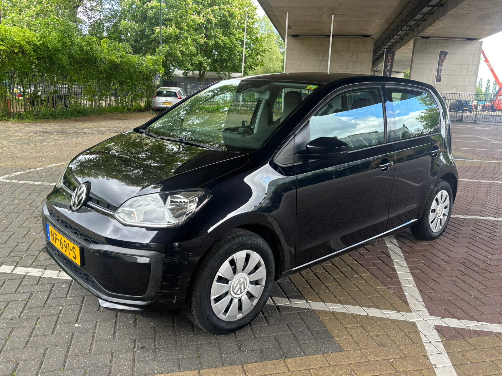 VOLKSWAGEN UP 1.0 BMT 5DR BJ2017 FACELIFT MODEL ZWART AIRCO, Voorwielaandrijving, Stof, Zwart, Handgeschakeld
