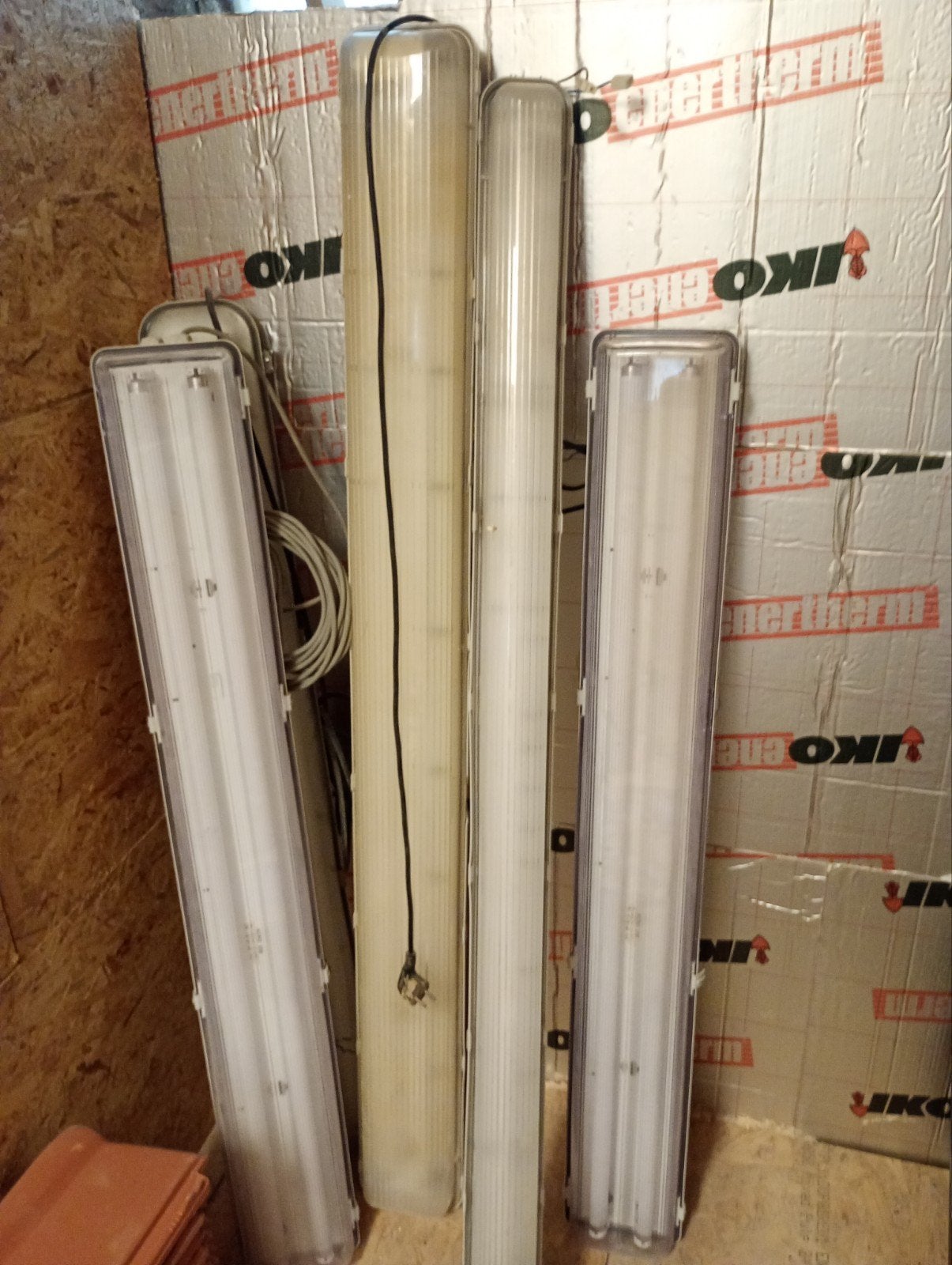 Vier werkende TL lampen met stekkerkabel. werken, gebruikt b, Bricolage & Construction, Éclairage de chantier, Enlèvement