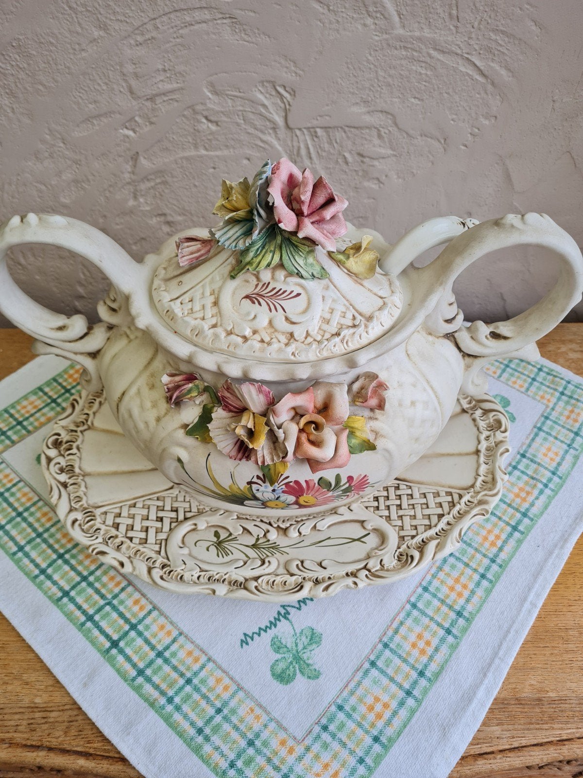 Soepterin met bloemen capodimonte italie, Antiek en Kunst, Antiek | Porselein, Ophalen