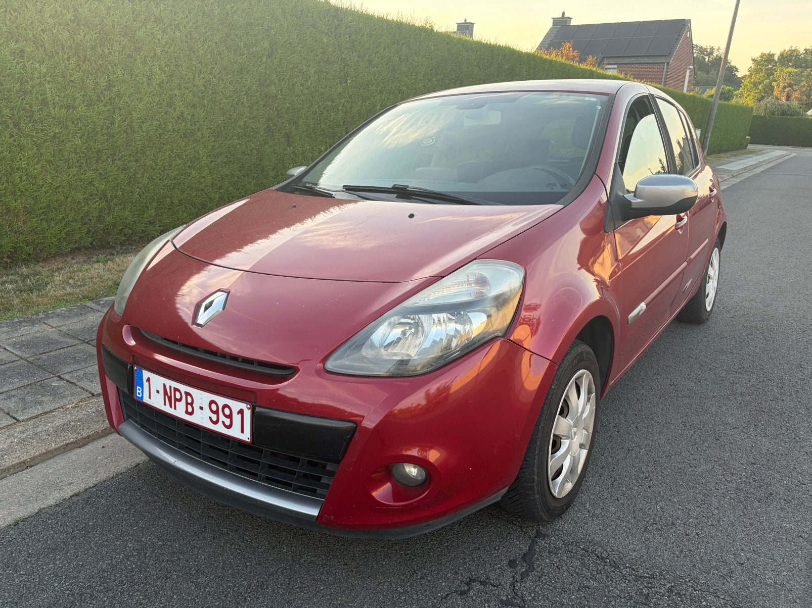 Renault clio 1.5 dCi - 2011 - euro 5 - clim digitale - navi, Auto's, Euro 5, Particulier, Te koop, Automatische klimaatregeling