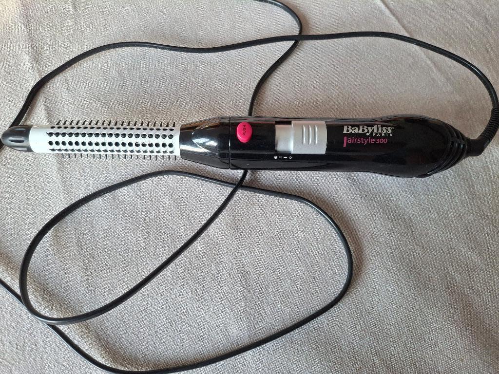 Brosse chauffante Babyliss airstyle 300 neuve., Enlèvement ou Envoi, Neuf, Fer à friser ou Lisseur