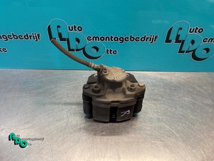 Remklauw (Tang) rechts-voor van een Dacia Sandero (Sandero 1, Dacia, Gebruikt, -, -