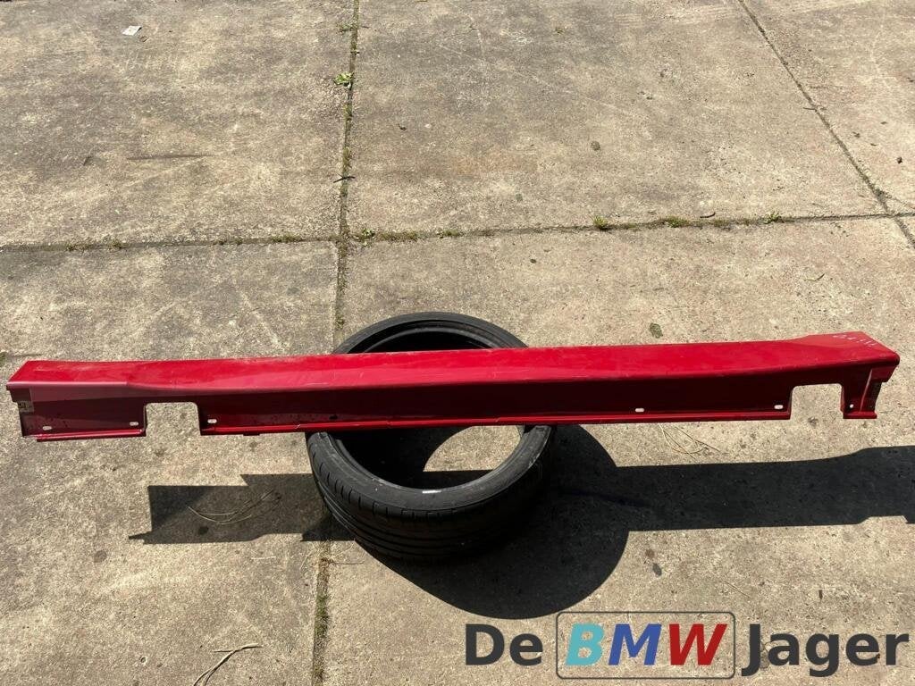 Sideskirt links rood BMW 5-serie E60 E61 51777033759, Gebruikt, Ophalen of Verzenden, BMW, BMW