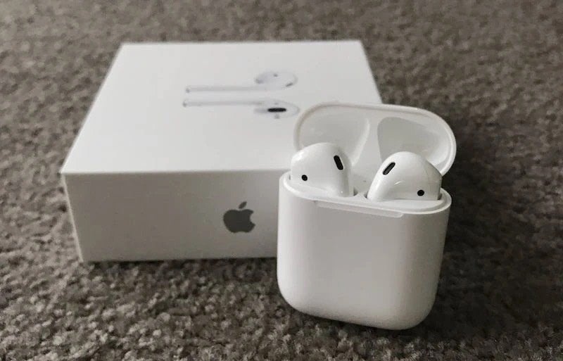 Originele apple airpods met charging case 2e generatie, Ophalen, Zo goed als nieuw, Apple