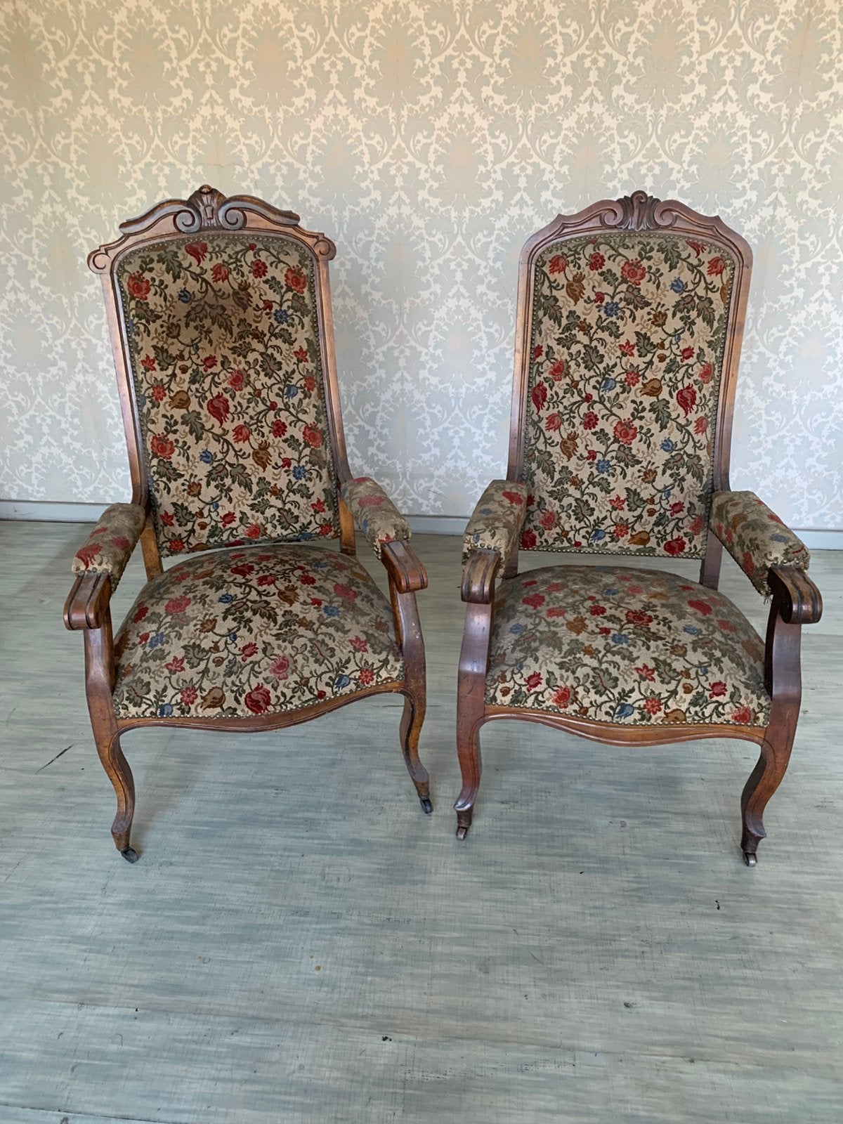 Deux fauteuils voltaire, Enlèvement