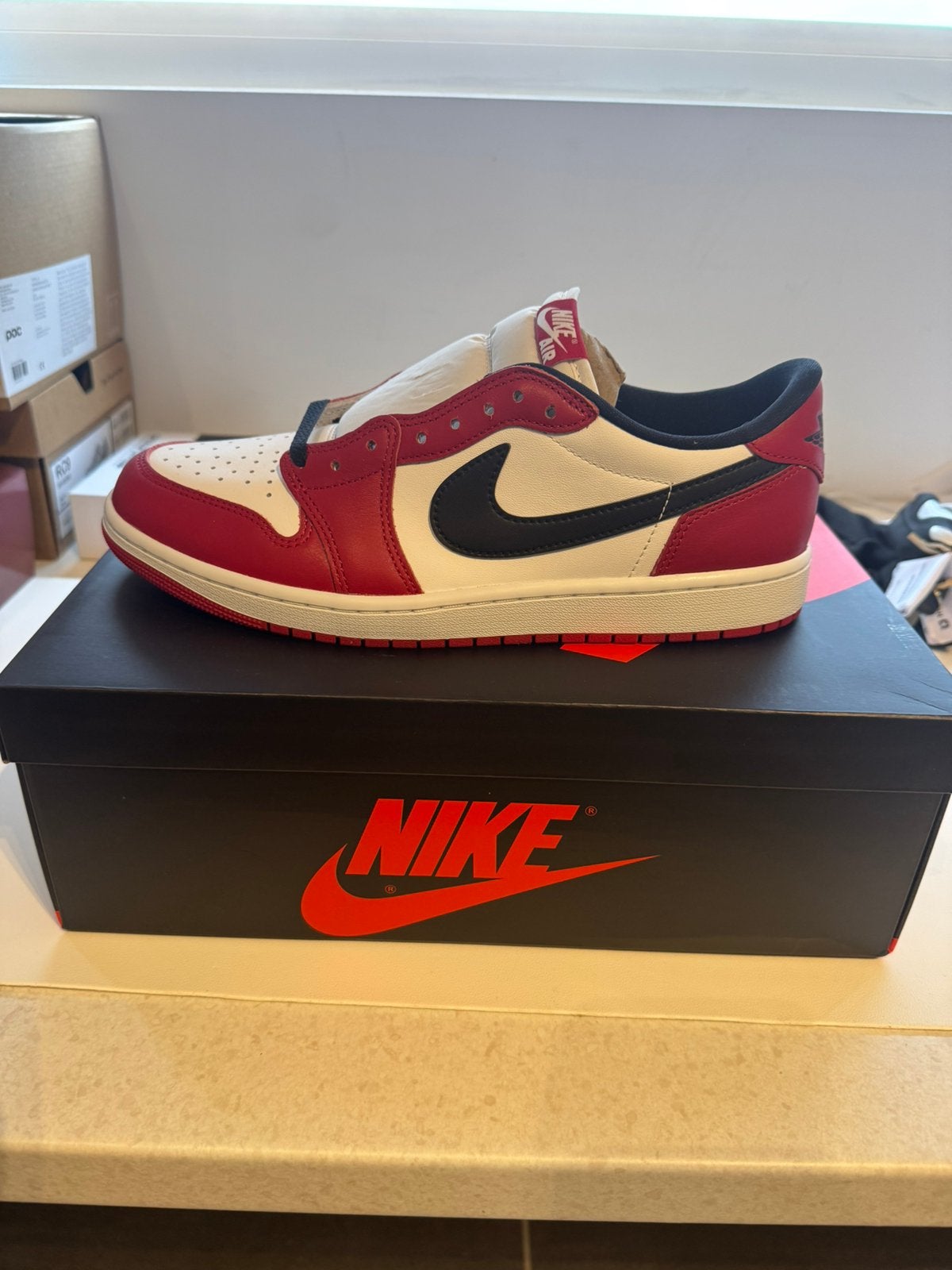 Jordan 1 Retro Low OG Chicago – maat 44,5 – nieuw, Enlèvement ou Envoi, Comme neuf