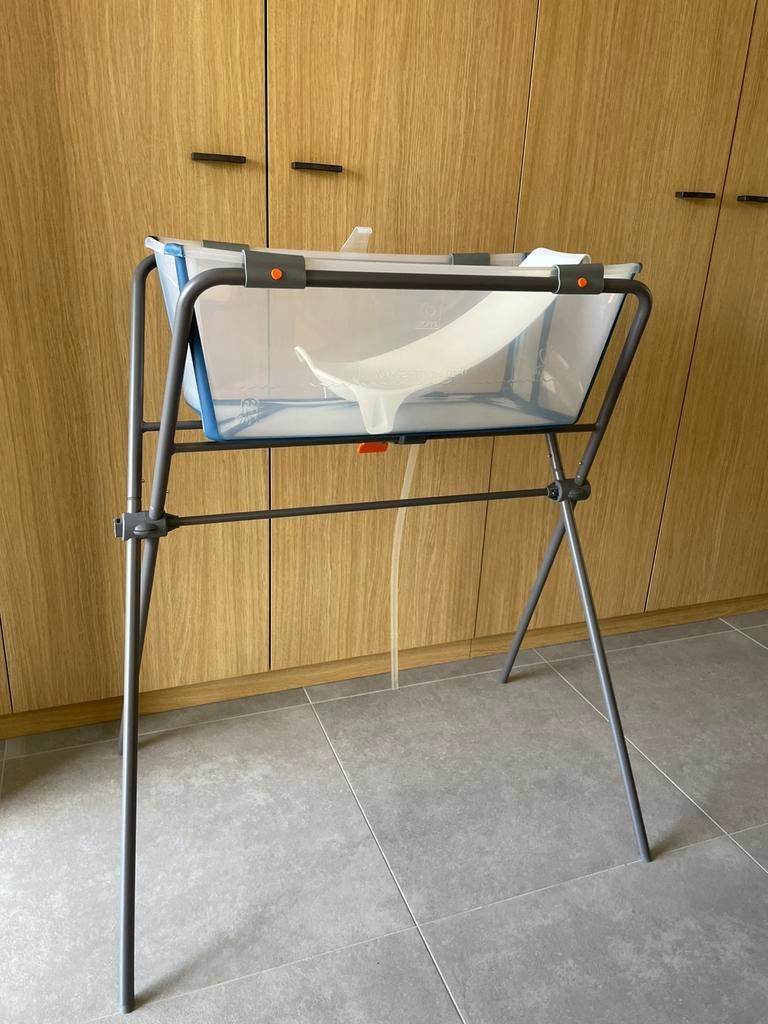 Flexi bath / opvouwbad Stokke met standaard en babyzitje, Kinderen en Baby's, Zo goed als nieuw, Badje, Standaard, Ophalen
