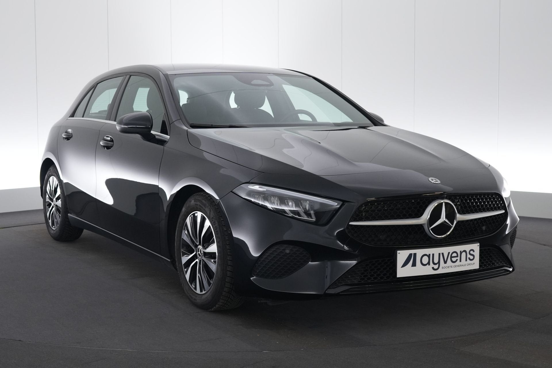 (2DJB895) MERCEDES-BENZ A-CLASS, Auto's, Stof, Gebruikt, Euro 6, 136 pk