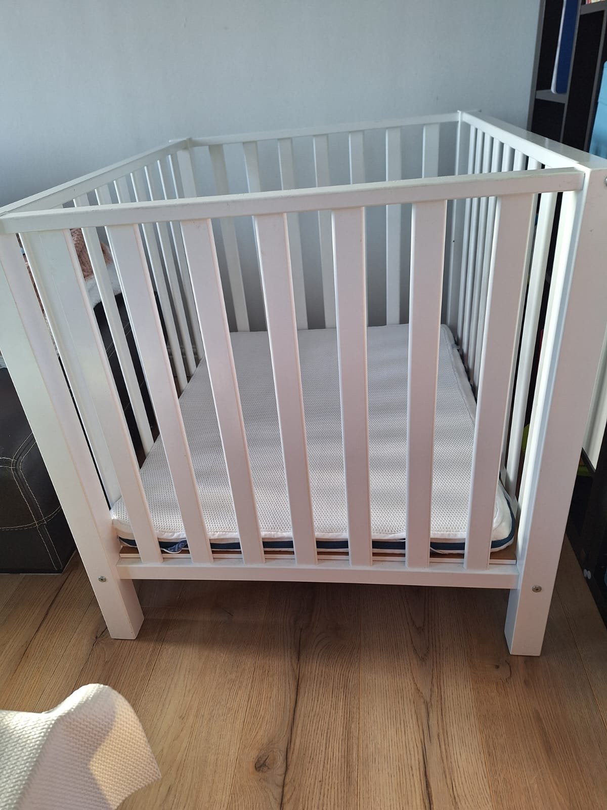 Mooi wit park met kwaliteits matras, kleed en hoelakens, Kinderen en Baby's, Ophalen, Zo goed als nieuw