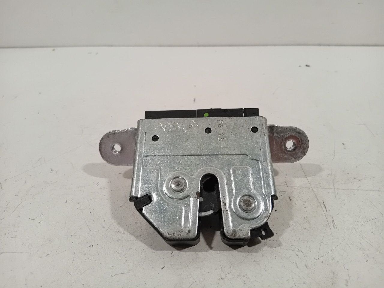 Slot mechaniek kofferdeksel achterklep elektrisch Opel Astra, Auto-onderdelen, Onderdelen@venauto.nl, Van der Ven Autorecycling B.V.