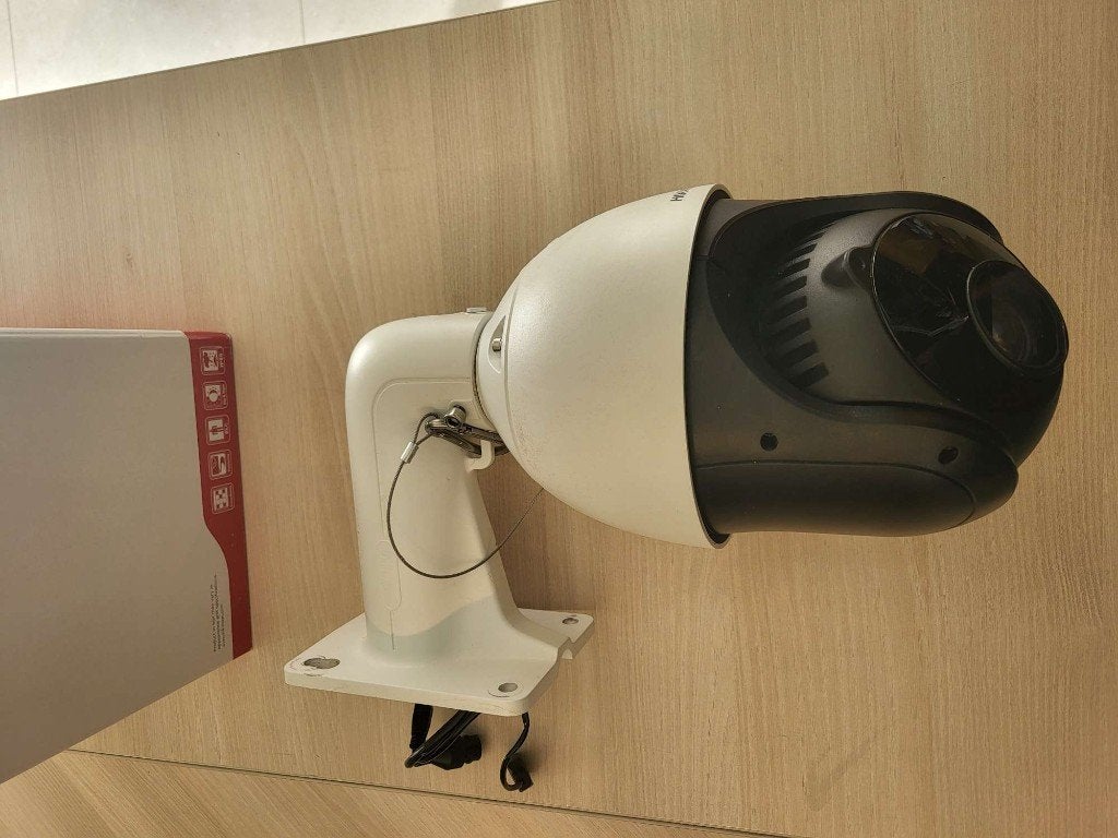 Hikvision DS-2DE4425IW-DE beveiligingscamera, Elektronische apparatuur, Ophalen, Zo goed als nieuw