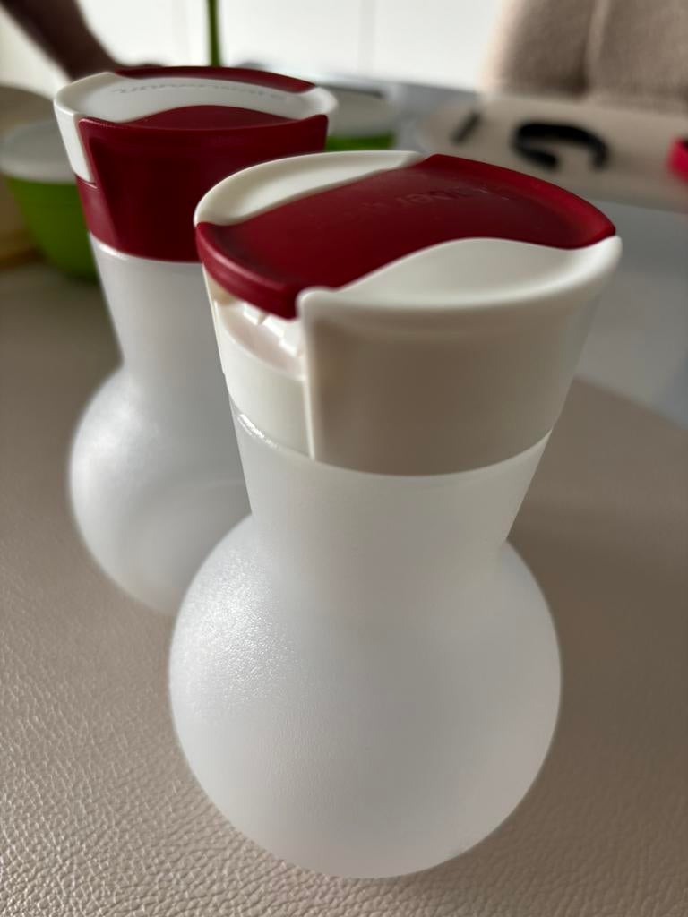 Bewaar- en schenkflesjes voor azijn en olie, Ophalen, Nieuw, Rood, Beker of Kan