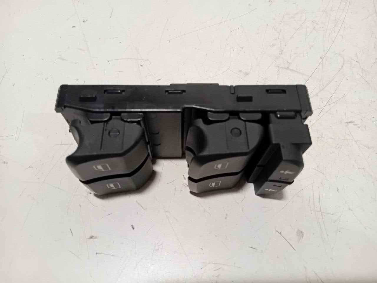Bedieningspaneel elektrische ramen Audi A3, Onderdelen@venauto.nl, Van der Ven Autorecycling B.V., Gebruikt, Ettenseweg 76, 4706 PB Roosendaal, The Netherlands