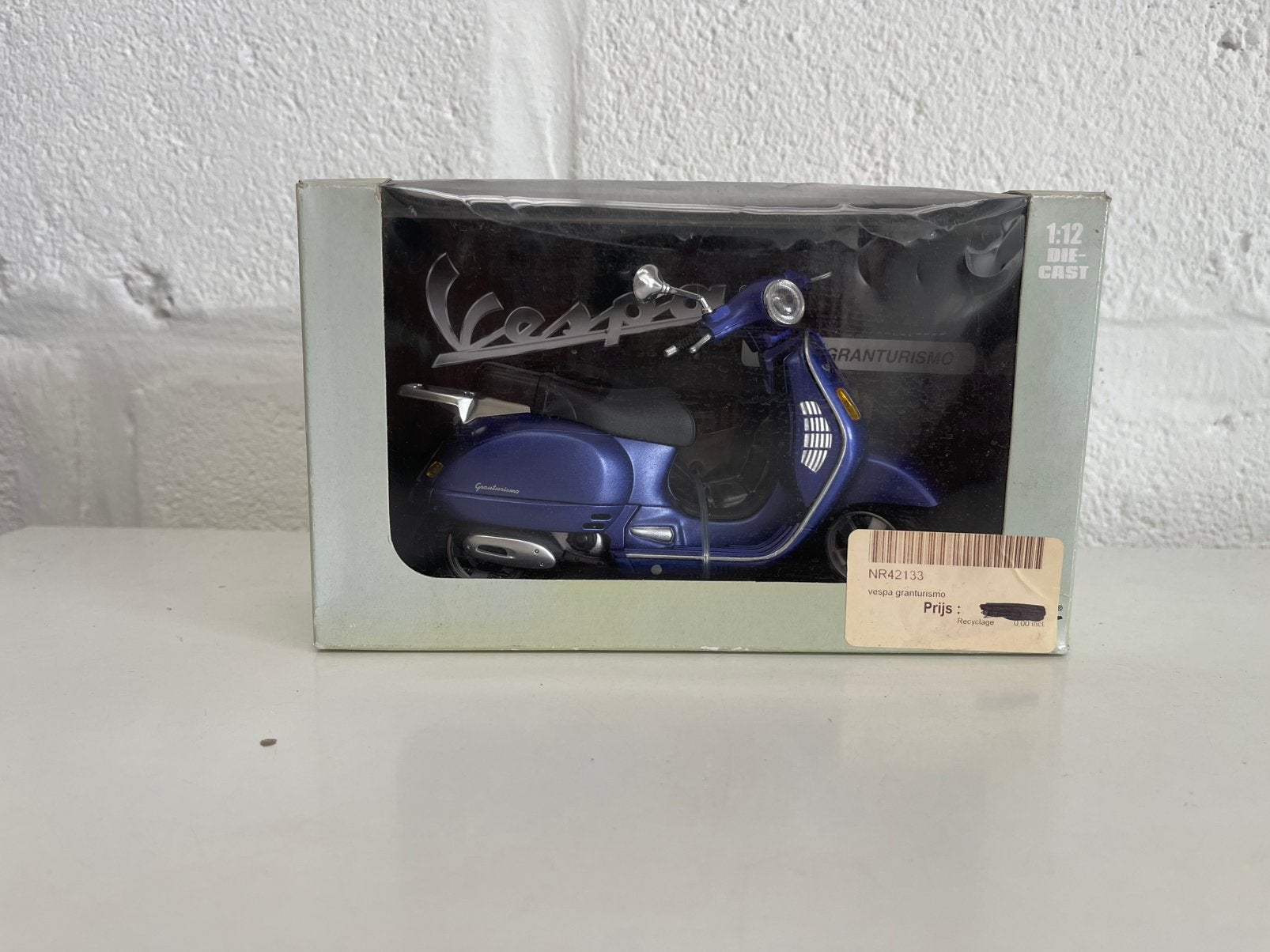 NewRay Vespa Granturismo Schaalmodel 1:12 – Blauw Metallic, Hobby en Vrije tijd, Modelauto's | Overige schalen, Zo goed als nieuw