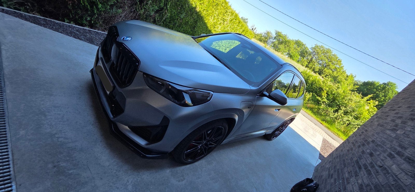 BMW X1 xDrive25e M Sport Pro | Frozen Grey | 20” | 18.000 km, 19 g/km, 5 zetels, 3 cilinders, SUV of Terreinwagen