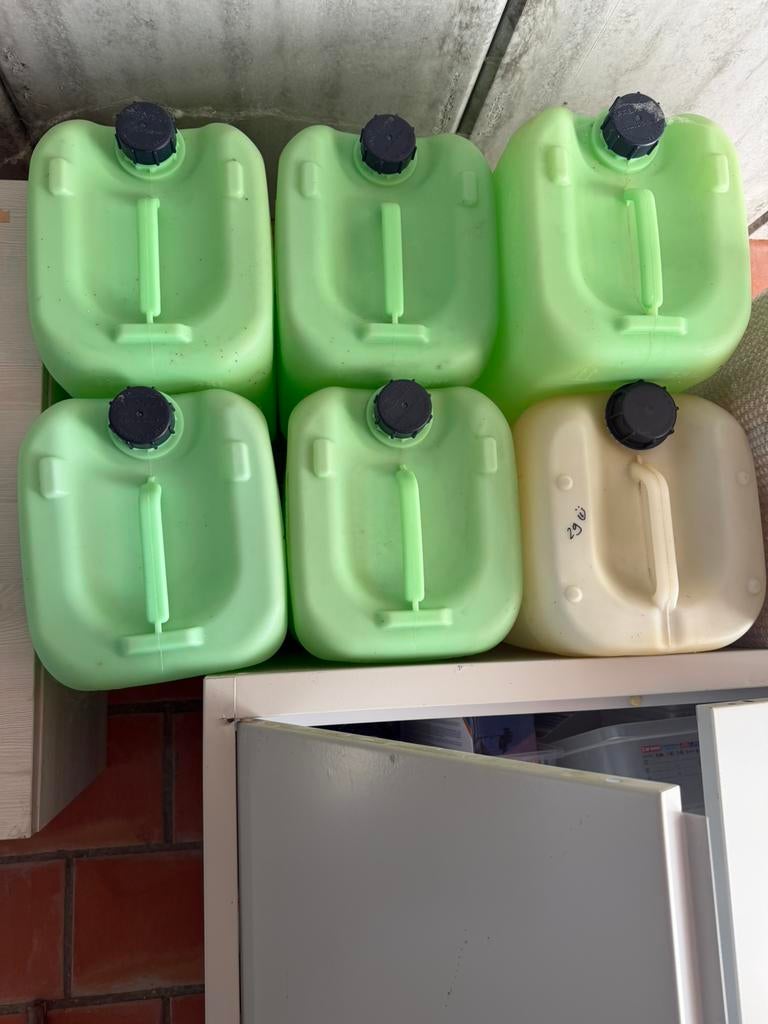 Bidon 25-30 l, Minder dan 75 liter, Ophalen, Gebruikt, Kunststof
