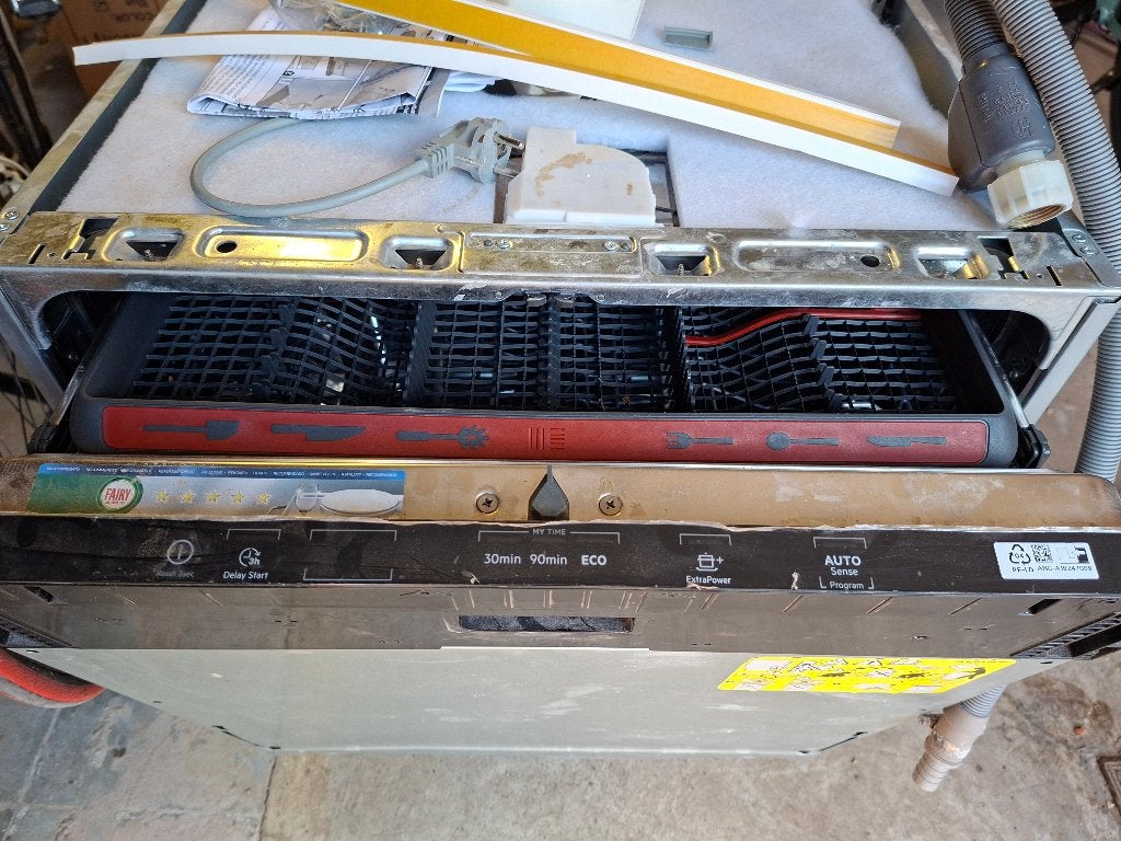 Vaatwasmachine  AEG FSB34707Z, Ophalen, Zo goed als nieuw, Inbouw, 45 tot 60 cm