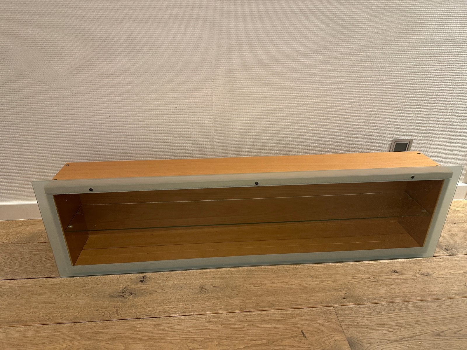2 vitrines et bibliothèques « Vitrine IKEA Bertby », Maison & Meubles, Accessoires pour la Maison | Étagères murales & Rayons de bibliothèque