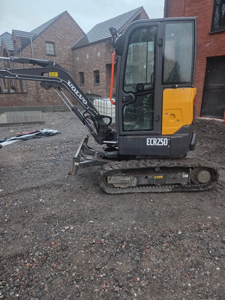 Mini pelle volvo, Enlèvement, Grue