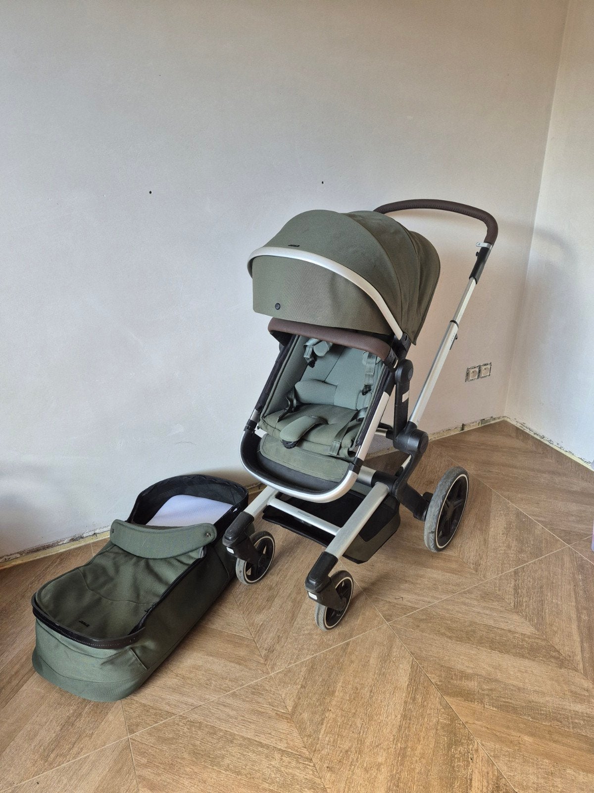 Joolz Day+ kinderwagen + reiswieg | Groen, Kinderen en Baby's, Kinderwagens en Combinaties, Gebruikt, Met reiswieg, Ophalen, Kinderwagen