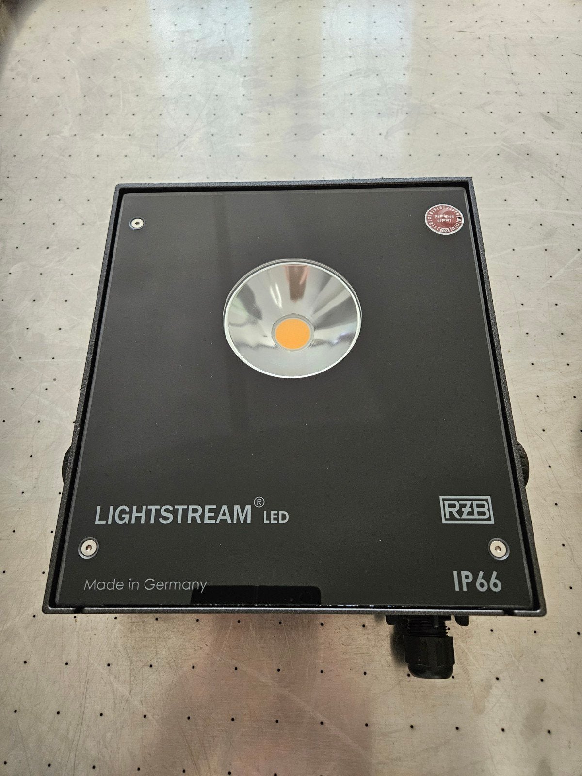 Projecteur LED professionnel RZB Lightstream – 37 W – IP66, Bricolage & Construction, Enlèvement