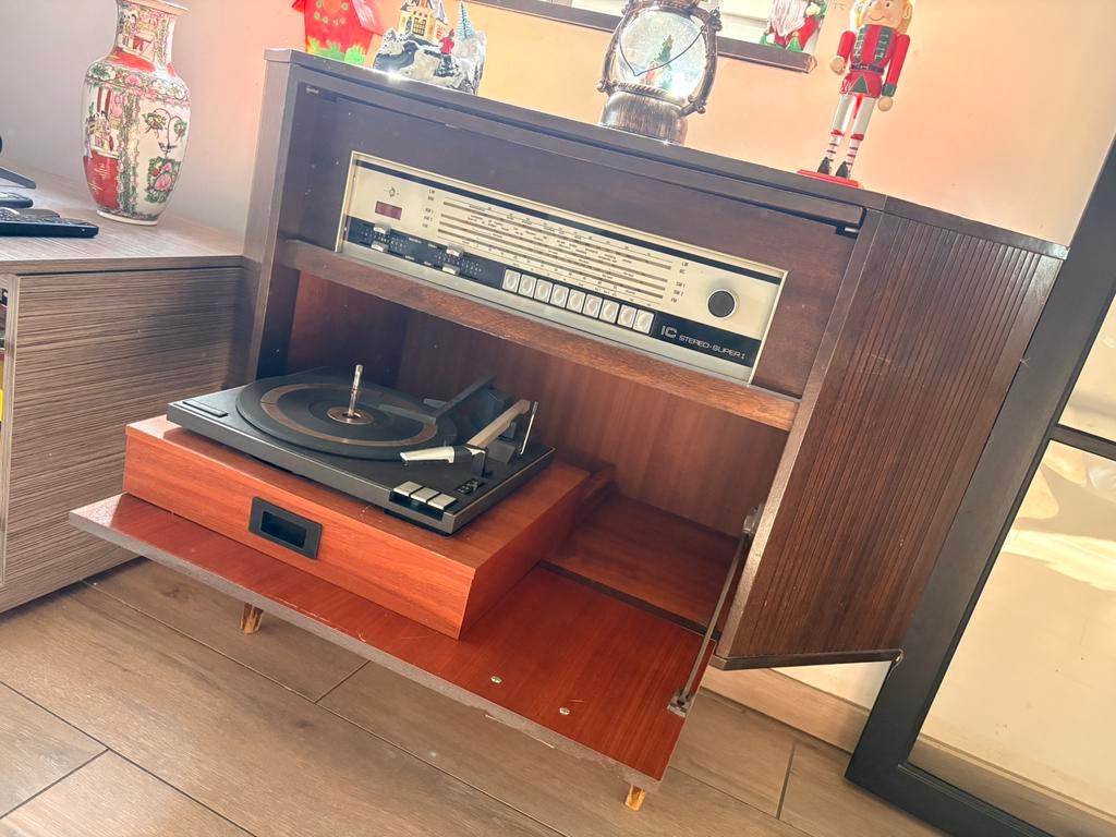 Vintage radio-platenspeler kast Leinetal, Musique & Instruments, Enlèvement, Utilisé