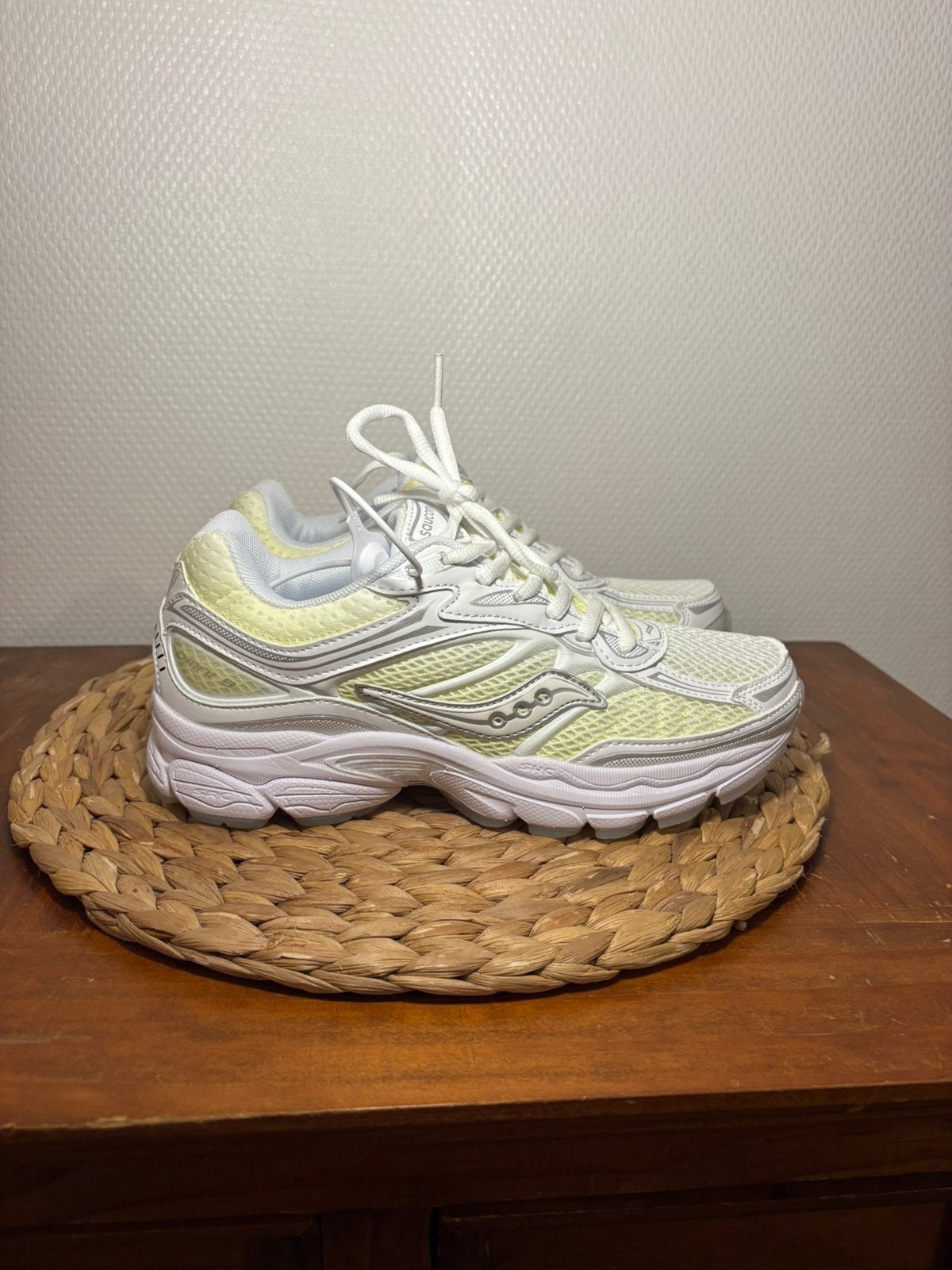Saucony omni 9 39,40,41, Enlèvement ou Envoi, Comme neuf, Saucony