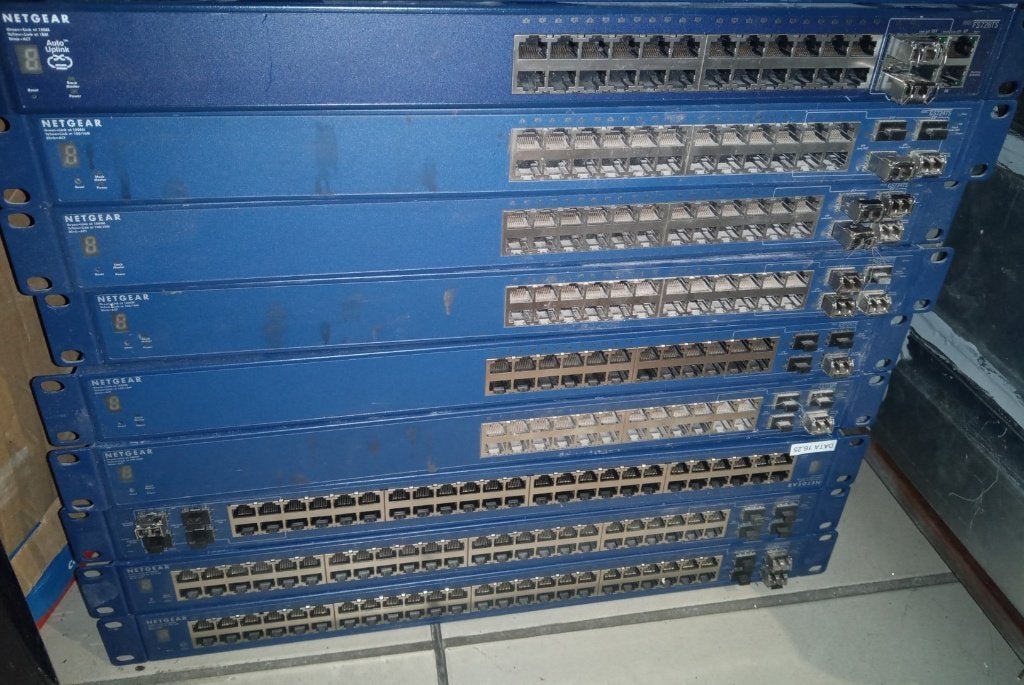 Netgear Gigabit 24 en 48 p netwerk switches, funtioneel, Computers en Software, Netwerk switches, Ophalen, Gebruikt