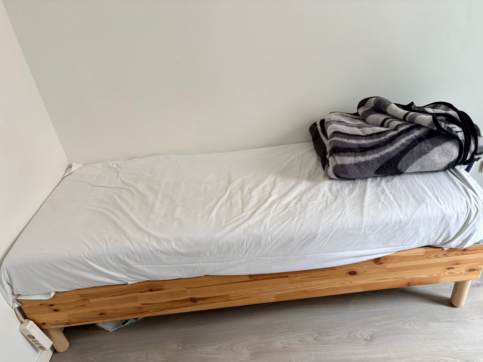 Lit 80x200 + pieds ajustable, Enlèvement, Comme neuf