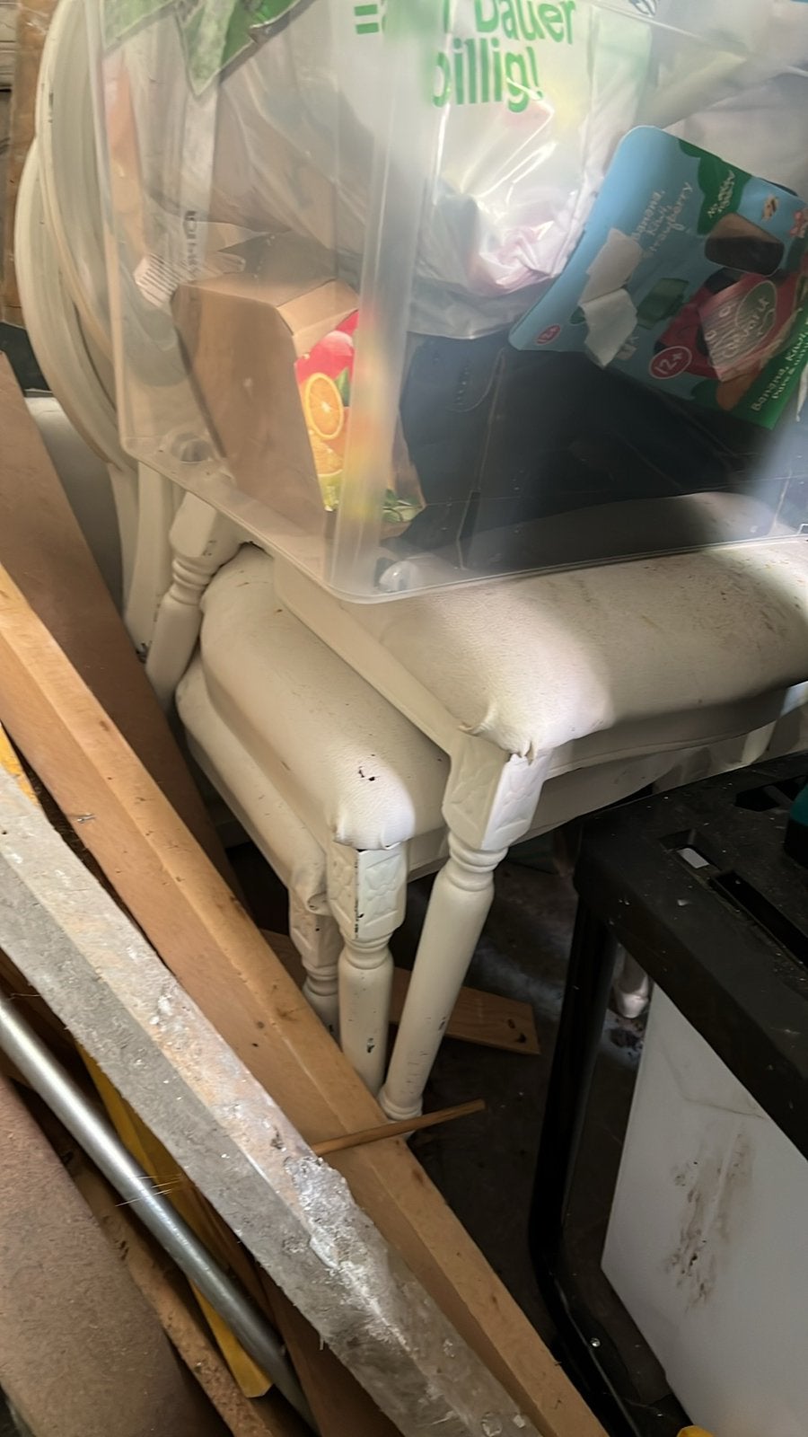 Chaise a restaurer en metal A DONNER, Enlèvement