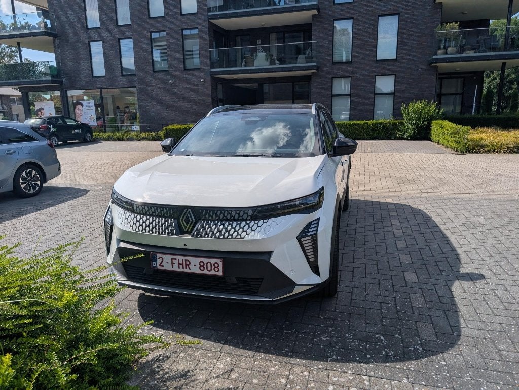 Renault e-Scenic E-Tech 87 kWh LR Iconic - 30mnd garantie!!!, Auto's, Dealer onderhouden, 0 cilinders, Wit, 5 zetels