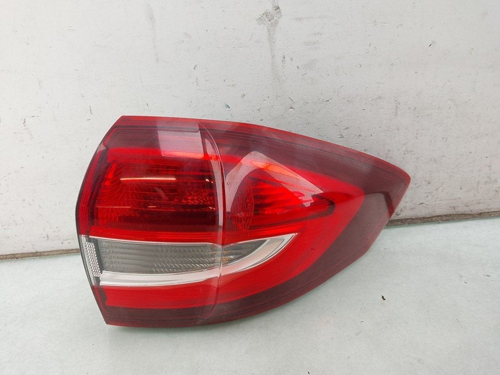 FEU ARRIÈRE DROIT Ford C-Max (DXA) (01-2010/06-2019), Henry-Ford-Straße  1
50735  Köln, DE, Ford-Werke GmbH, Kunden@ford.com, Ford