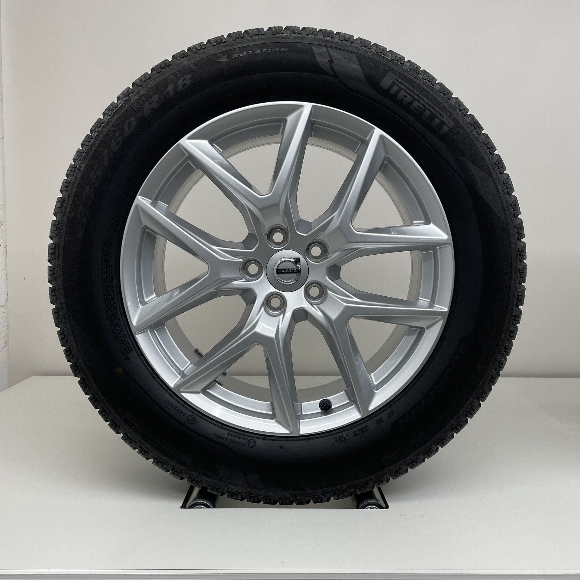 Volvo XC60 - 18 inch - winterbanden, Autos : Pièces & Accessoires, Pneus et Jantes, Pneus hiver, Enlèvement ou Envoi, Véhicule de tourisme