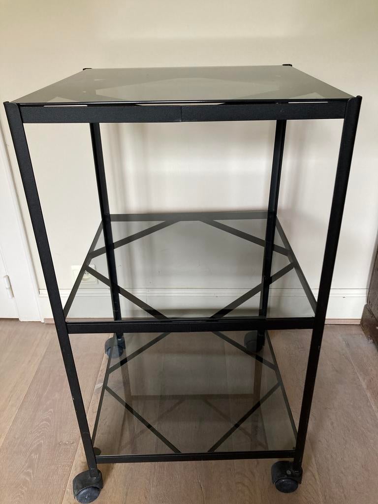 Table à roulettes IKEA avec 3 étagères en verre, Maison & Meubles, 25 à 50 cm, 50 à 100 cm, Carré, Verre