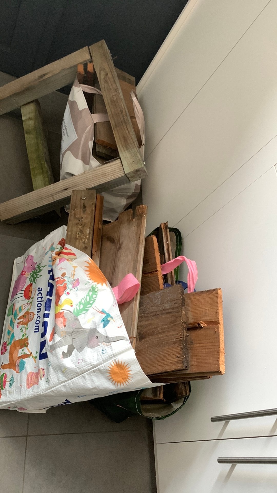 Houten planken/ brandhout, Ophalen