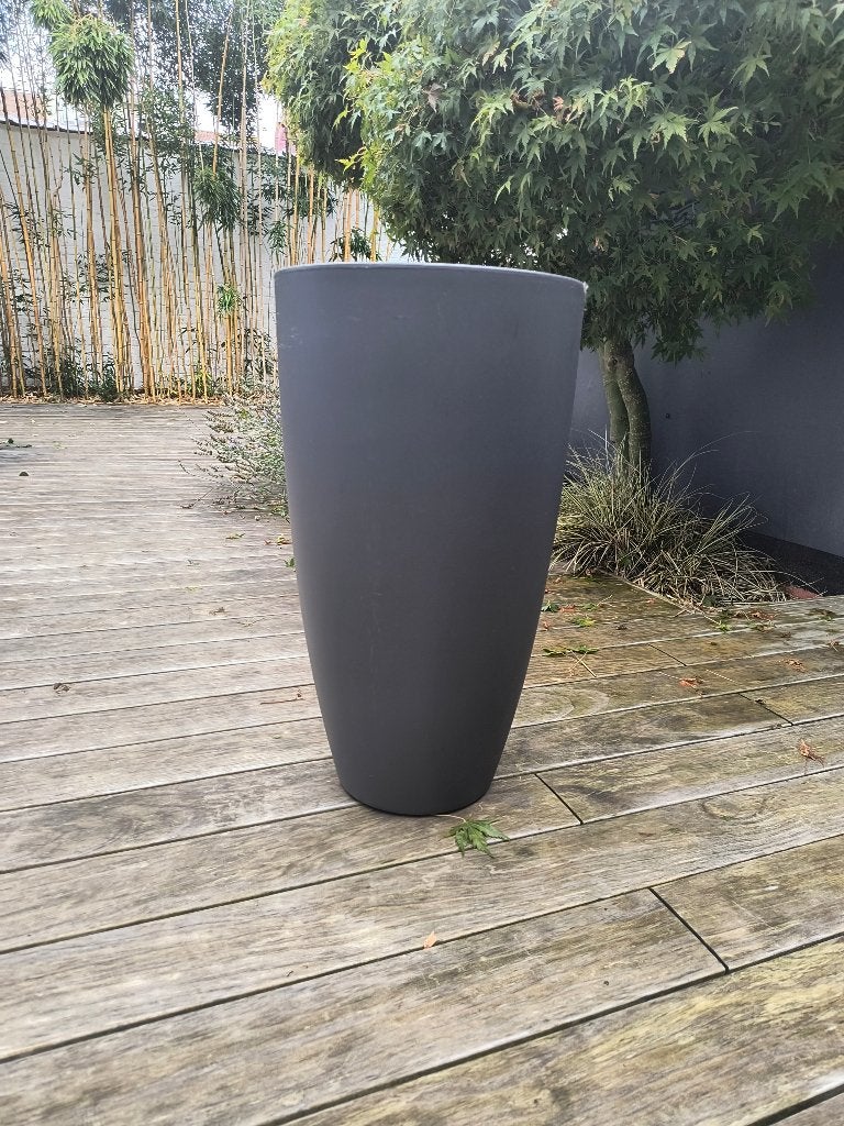 Ronde en grijze bloem-/plantenpot van Ehlo, Tuin en Terras, Bloempotten, Kunststof, Gebruikt, Rond, Binnen