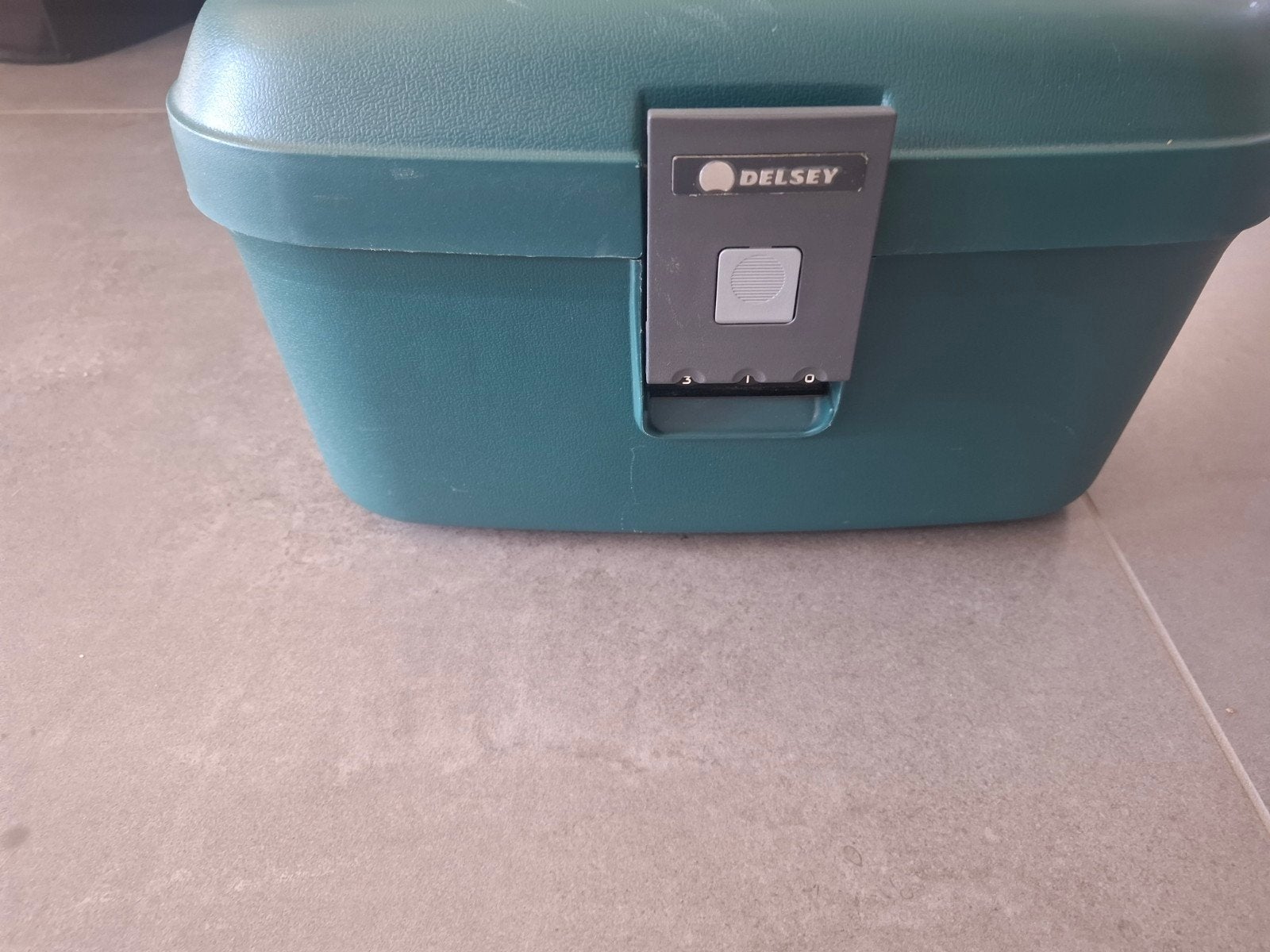 beauty case merk delsey, Bijoux, Sacs & Beauté, Boîtes de maquillage & Beauty case, Enlèvement ou Envoi