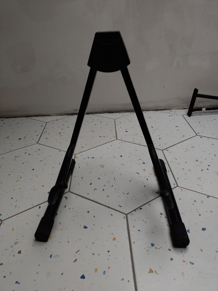 Gitaar staanders, Muziek en Instrumenten, Standaarden, Ophalen of Verzenden, Zo goed als nieuw, Instrumentstandaard, Gitaar