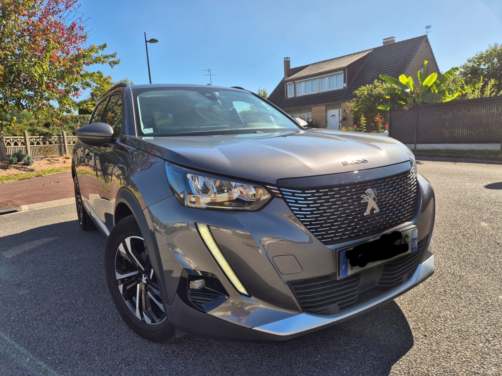 Peugeot 2008 allure, Argent ou Gris, Achat, Boîte manuelle, Entretenue par le concessionnaire