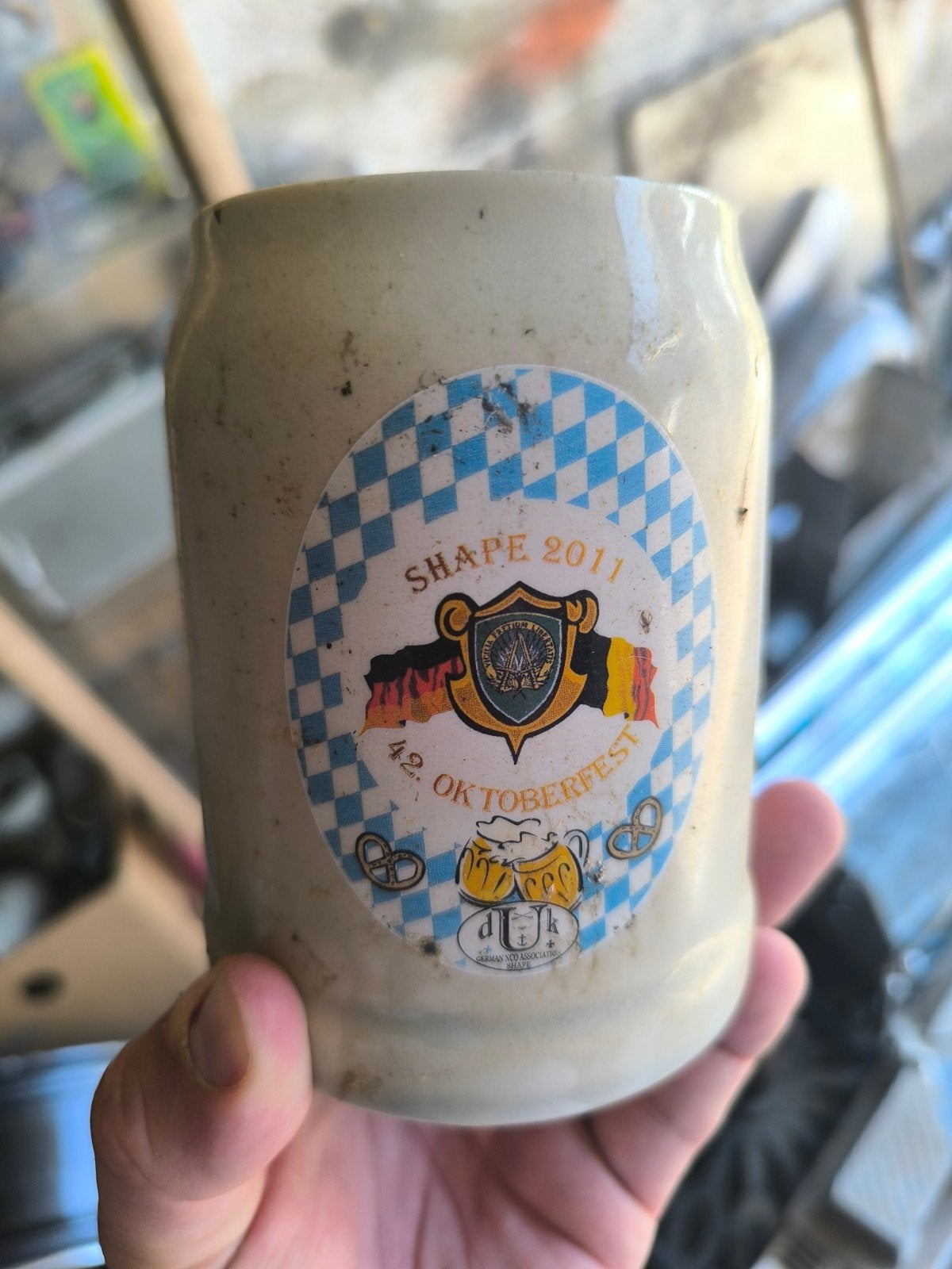 Militaire bierpul, Verzamelen, Ophalen