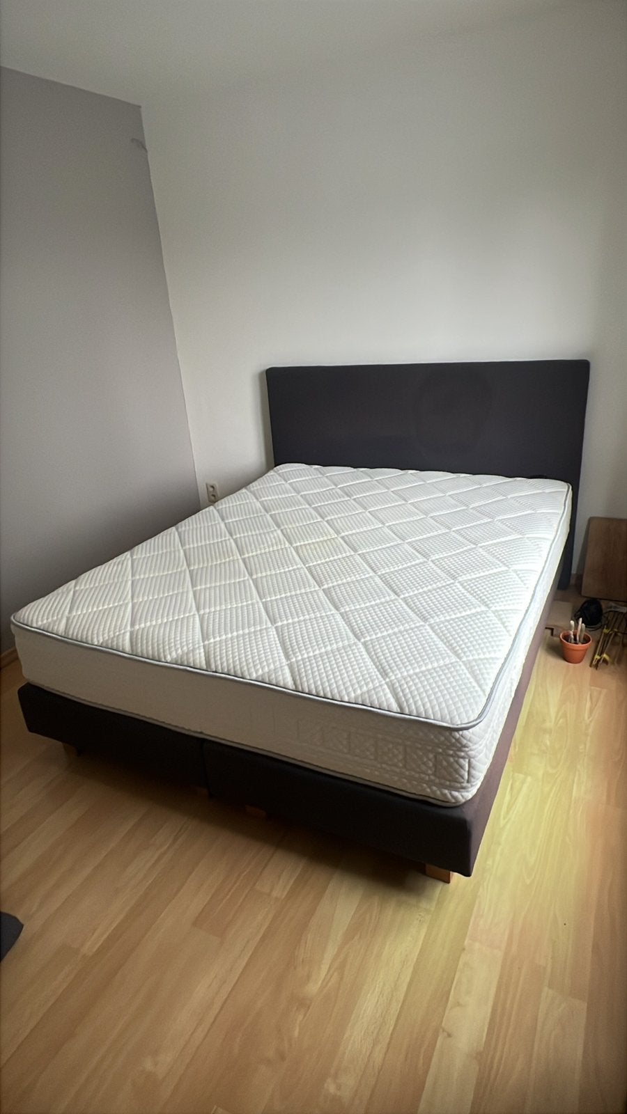 Tweepersoonsbed inclusief textiel, Gris, Enlèvement, Utilisé, 200 cm