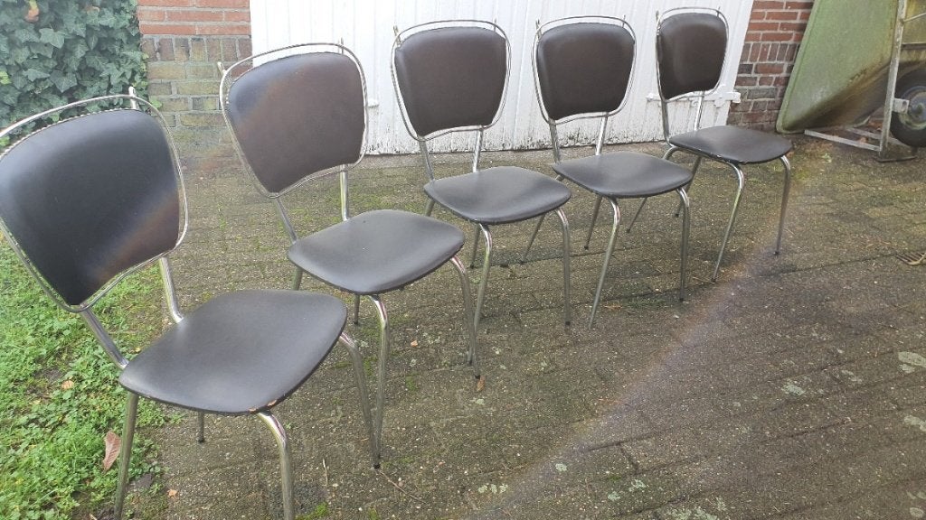 5 Chaise design de 1950 Couleur noire avec chrome avec finit, Maison & Meubles, Synthétique, Enlèvement, 50 jaren, Noir