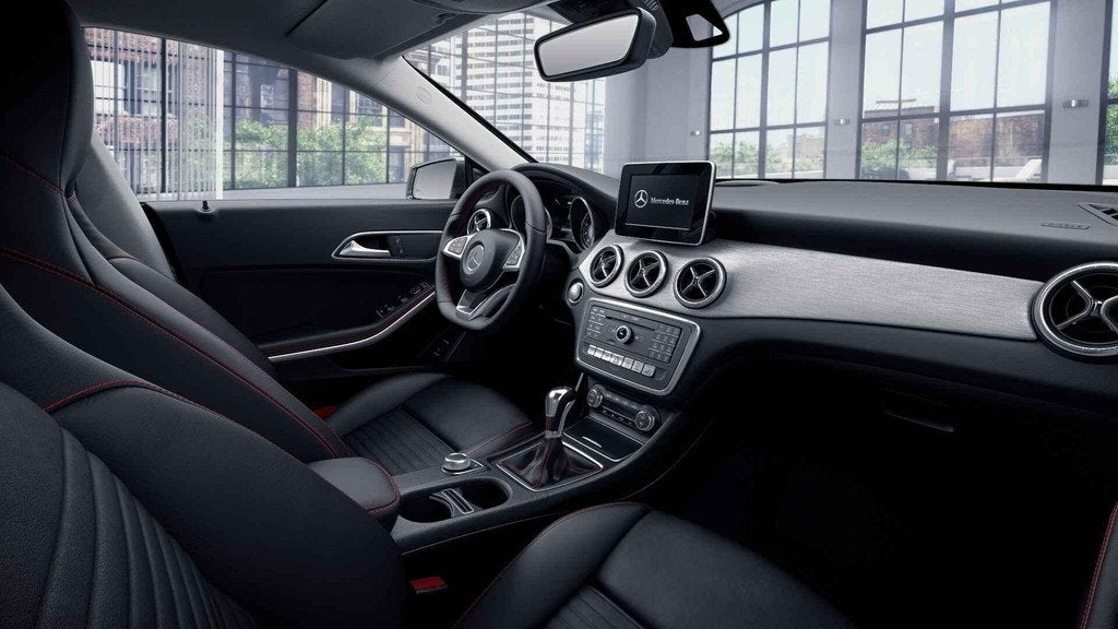 Mercedes-Benz CLA CLA 180 AMG Line | Panoramisch Dak | Dodeh, Gebruikt, Euro 6, 4 cilinders, 1600 cc