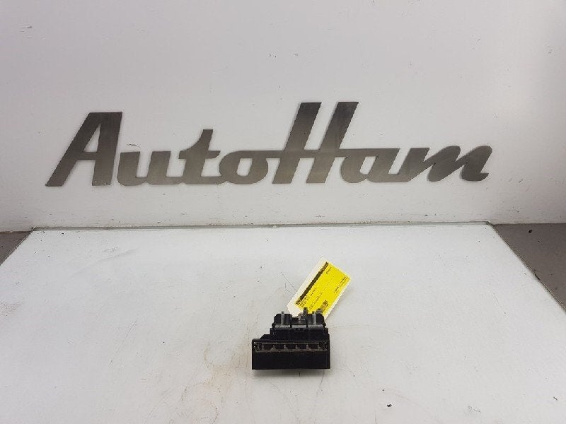 BOITIER FUSIBLES Renault Clio V (RJAB) (01-2019/-), Renault, Utilisé, Peter-Huppertz-Straße 5
51063  Köln, DE, Dialog.deutschland@renault.de