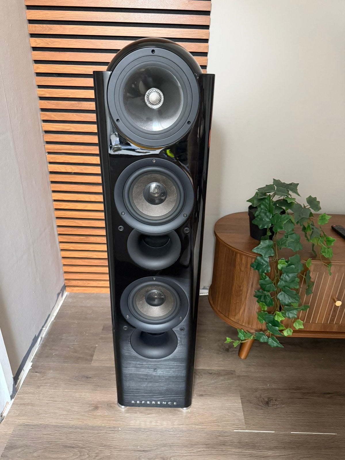 Référence KEF 203/2 Noir brillant, Enlèvement ou Envoi, Comme neuf, 150 watts ou plus, Enceinte colonne