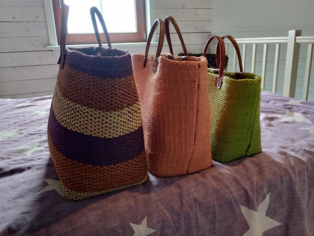Rieten shoppers, draagtassen met de hand gemaakt, Handtassen en Accessoires, Tassen | Damestassen, Ophalen, Zo goed als nieuw