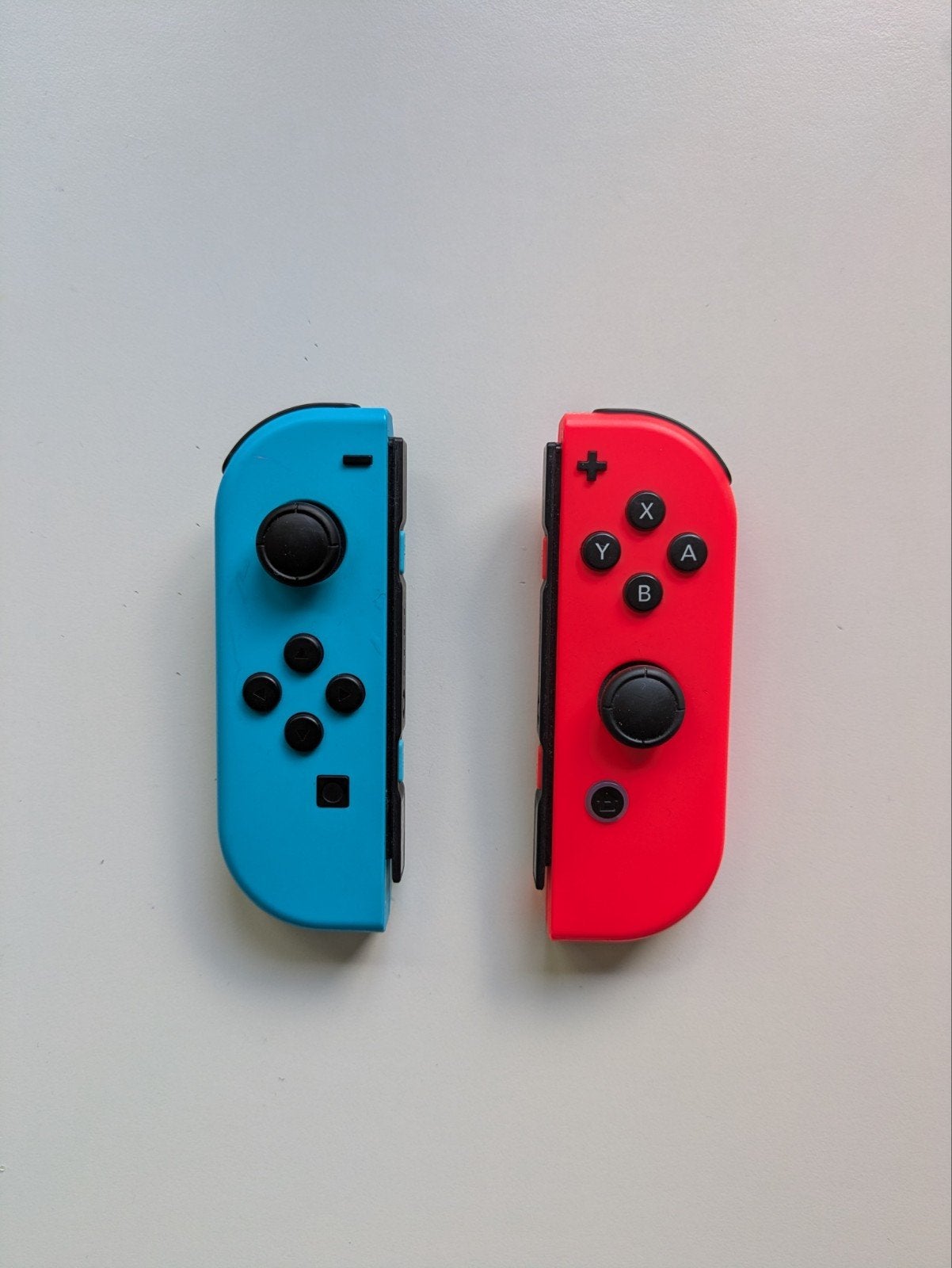 Joy-cons blauw en rood, Consoles de jeu & Jeux vidéo, Enlèvement ou Envoi, Sans fil, Utilisé, Switch